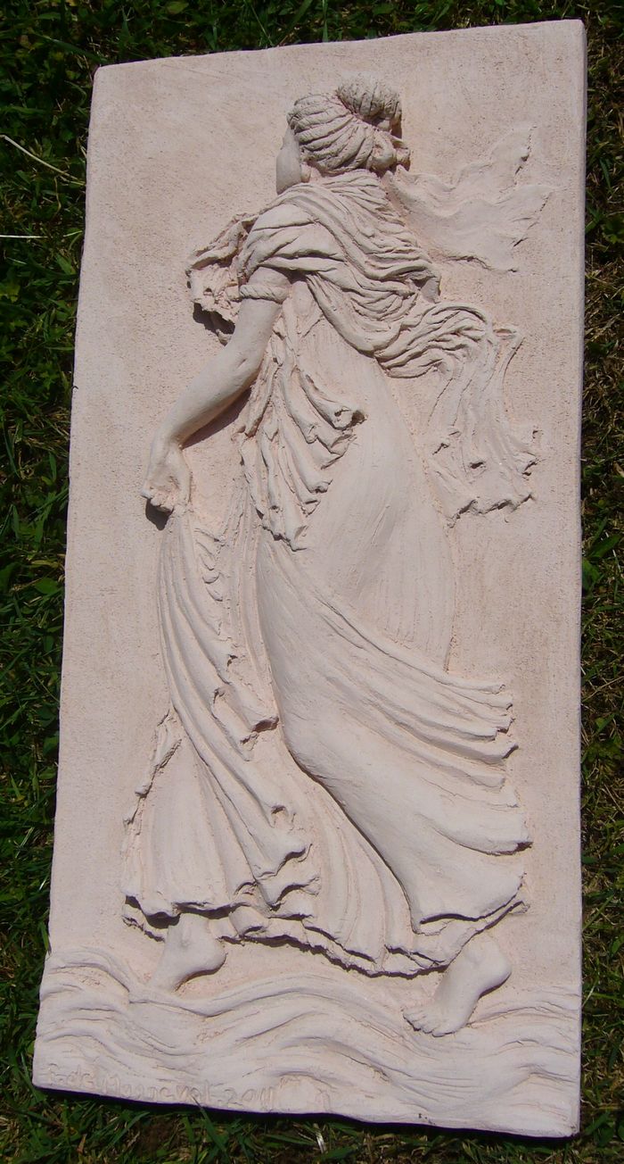 F. de Magneval - Nymphe drapée (bas-relief)