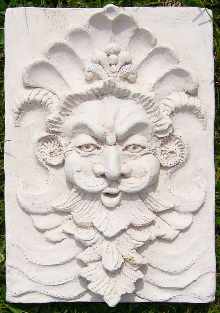 F. de Magneval - Décor tête d'homme (bas-relief)